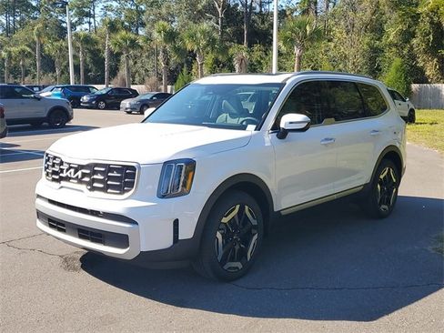 New 2025 Kia Telluride S image 3