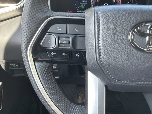 Used 2025 Toyota Tundra Platinum image 19