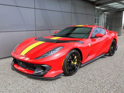 Certified 2023 Ferrari 812 Competizione image 9