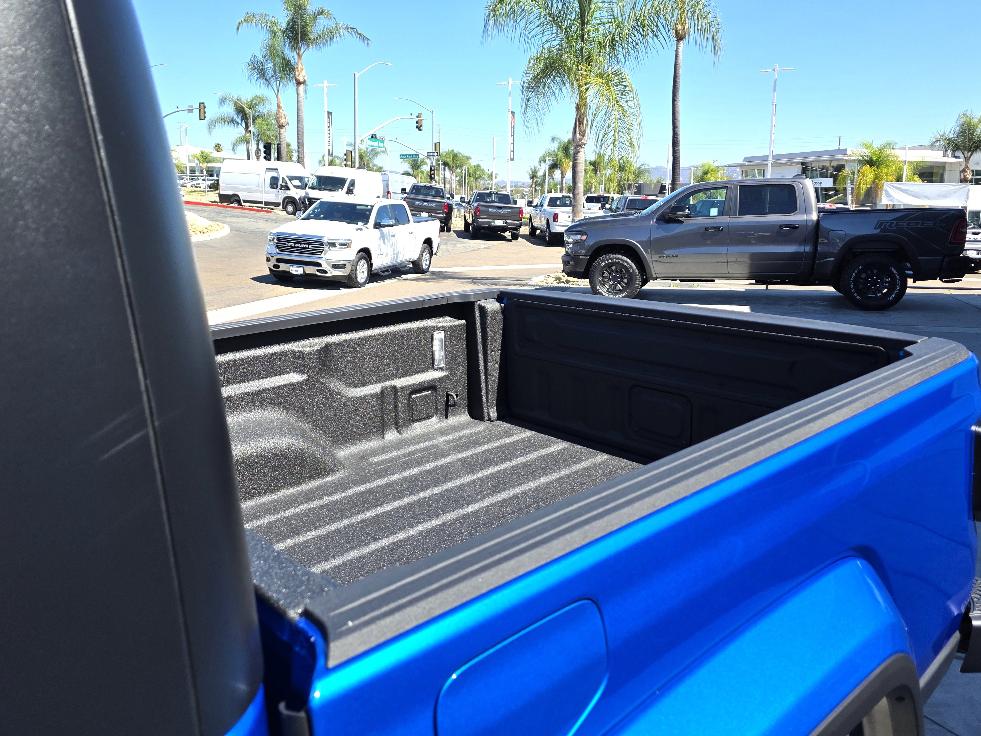 New 2025 Jeep Gladiator Sport AWD/4WD image 22