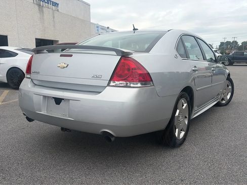 Used 2009 Chevrolet Impala SS w/ Convenience Package FWD image 12