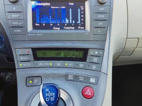 Used 2014 Toyota Prius Three image 14