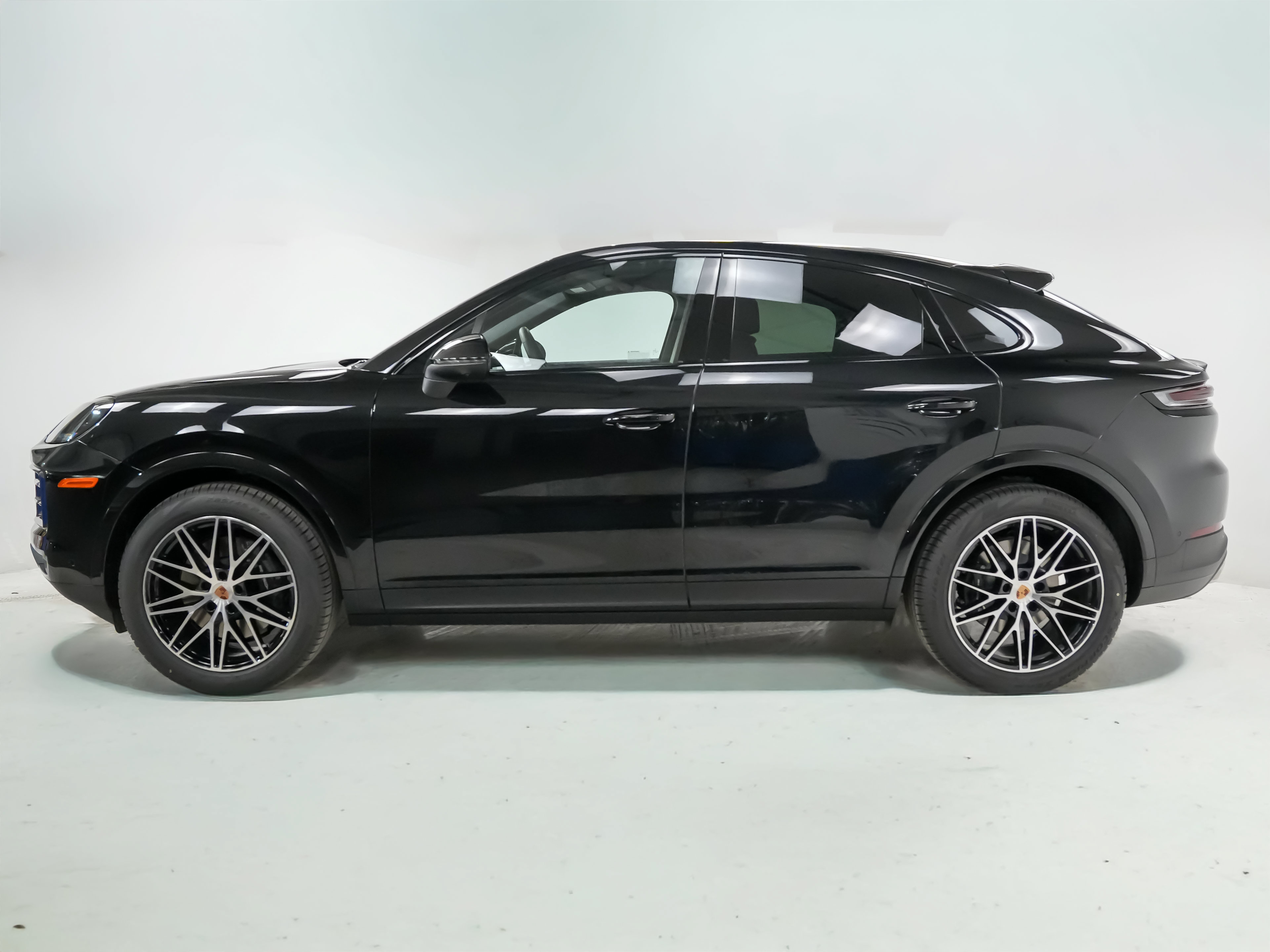Certified 2026 Porsche Cayenne Coupe AWD/4WD image 2