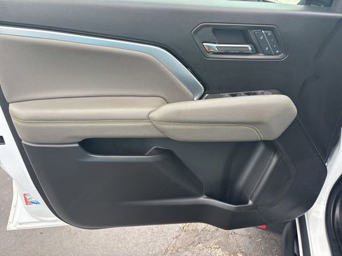 Used 2024 Chevrolet Colorado ZR2 w/ ZR2 Convenience Package III AWD/4WD image 14