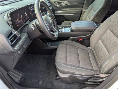 Used 2024 Chevrolet Traverse LS FWD image 16