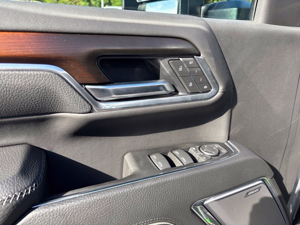 Used 2025 GMC Sierra 2500 Denali w/ Technology Package AWD/4WD image 14