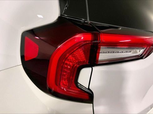 Used 2024 GMC Terrain SLE image 26