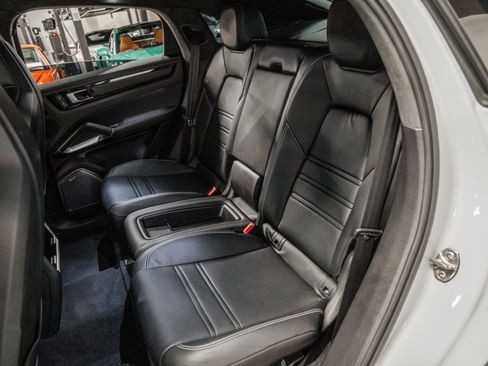 Used 2023 Porsche Cayenne Turbo GT image 15