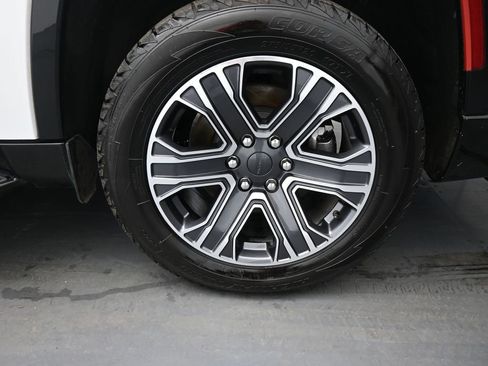 Used 2024 Jeep Wagoneer L Series II image 21