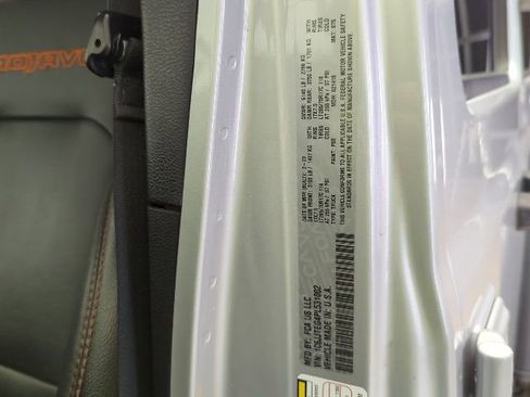 Used 2023 Jeep Gladiator Mojave w/ Cold Weather Group image 29