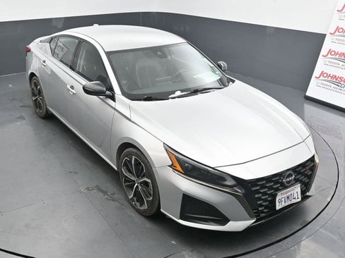 Used 2023 Nissan Altima 2.5 SR image 22