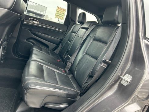 Used 2014 Jeep Grand Cherokee Limited image 16