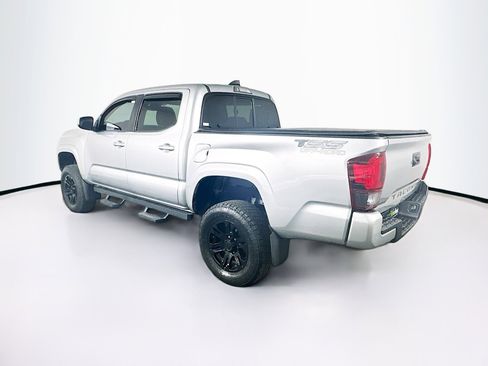 Used 2022 Toyota Tacoma SR w/ SR Convenience Package image 5