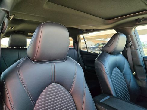 Used 2024 Toyota Highlander XSE image 31