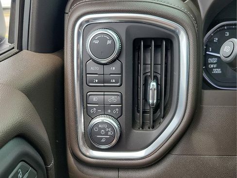Used 2019 GMC Sierra 1500 SLT w/ SLT Premium Package AWD/4WD image 14