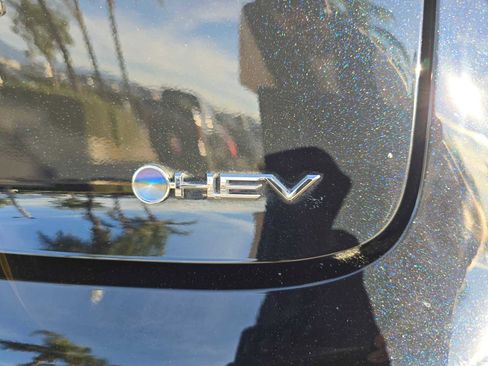 Used 2025 Toyota Prius XLE image 13