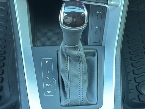 Certified 2025 Audi Q3 2.0T Premium image 21