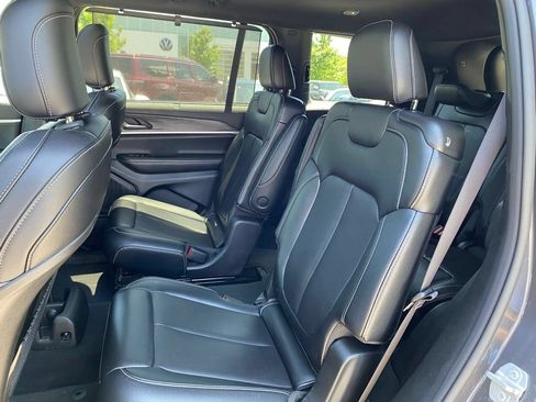 Used 2024 Jeep Grand Cherokee L Limited w/ Luxury Tech Group II AWD/4WD image 25