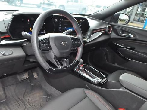 Used 2025 Chevrolet Trax RS w/ Driver Confidence Package FWD image 9