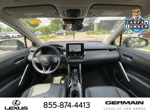 Used 2025 Toyota Corolla Cross XLE AWD/4WD image 14