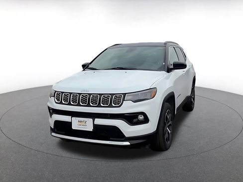 Used 2025 Jeep Compass Limited image 7