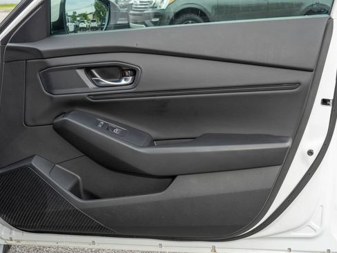 Used 2024 Honda Accord EX image 12