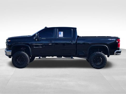Used 2024 Chevrolet Silverado 2500 LT w/ All Star Edition AWD/4WD image 2