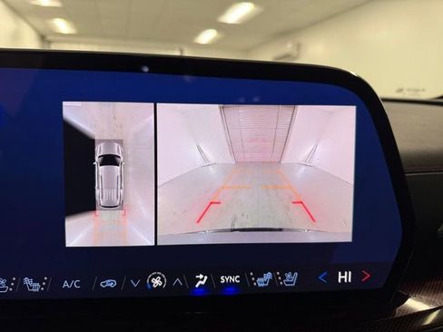 Used 2024 Chevrolet Traverse RS image 22