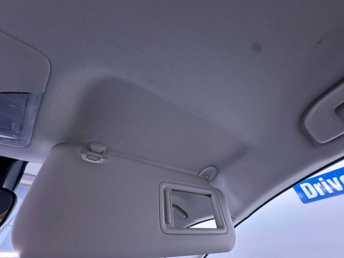 Used 2020 Toyota Corolla L image 32