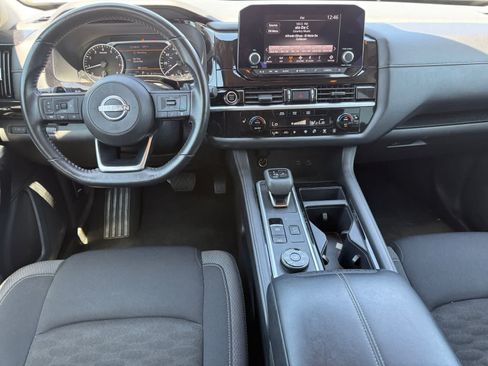 Used 2024 Nissan Pathfinder SV AWD/4WD image 12