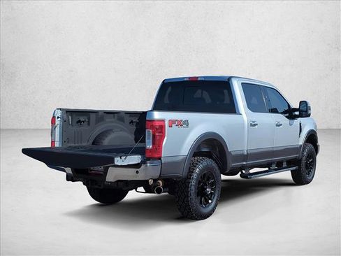 Used 2018 Ford F250 Lariat w/ Chrome Package image 5