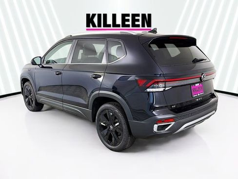 New 2026 Volkswagen Taos SE FWD image 5