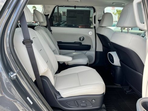 Certified 2026 Hyundai Palisade Calligraphy FWD image 21