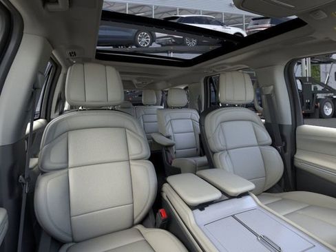New 2026 Lincoln Navigator L Reserve AWD/4WD image 10