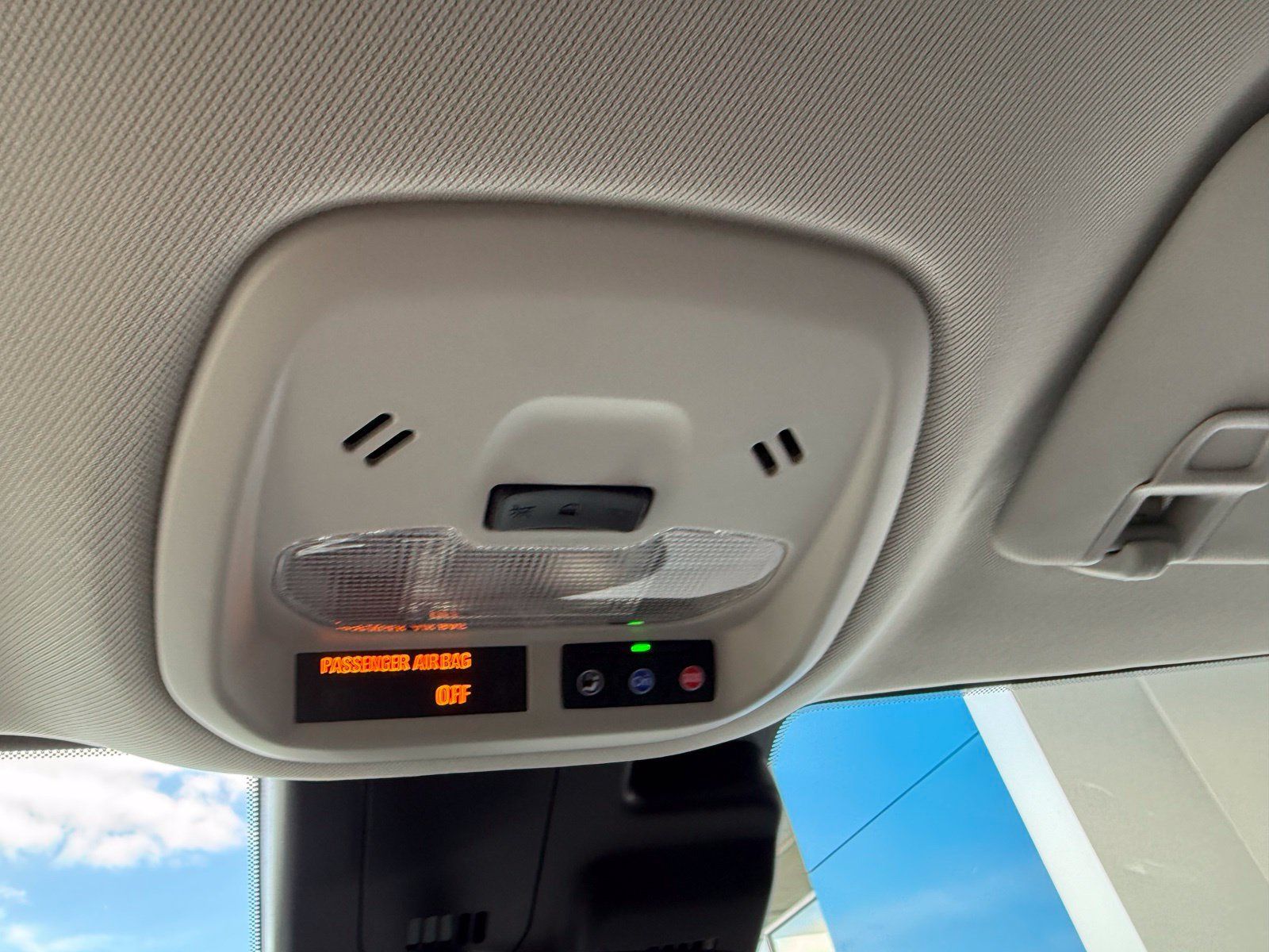 Used 2025 Chevrolet Trax LT FWD image 26