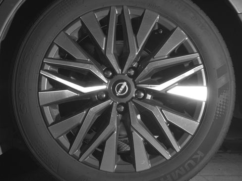 Used 2025 Nissan Altima 2.5 SV image 14