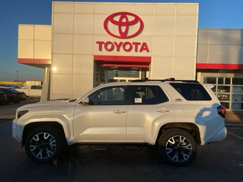 New 2026 Toyota 4Runner TRD Sport image 2