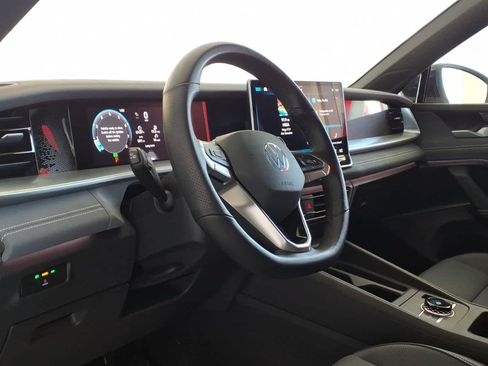 Used 2026 Volkswagen Tiguan SE R-Line AWD/4WD image 19