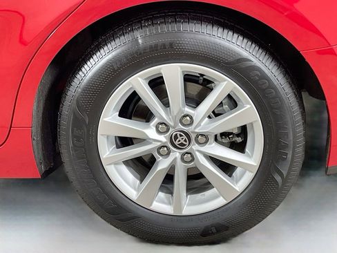 Used 2025 Toyota Camry LE image 32