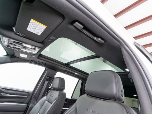 Used 2022 GMC Yukon Denali image 18