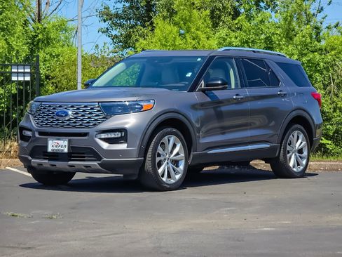 Used 2022 Ford Explorer Platinum w/ Equipment Group 601A AWD/4WD image 7