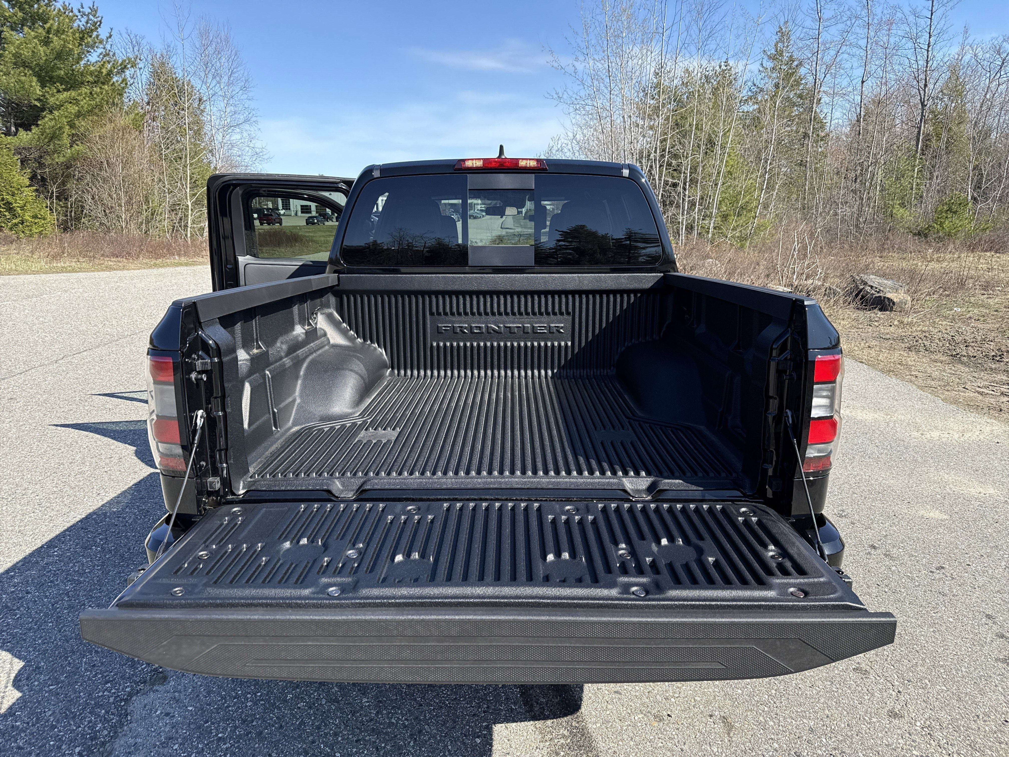 New 2026 Nissan Frontier PRO-4X w/ Tow Package AWD/4WD image 16