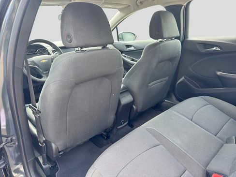 Used 2018 Chevrolet Cruze LT w/ Convenience Package FWD image 17