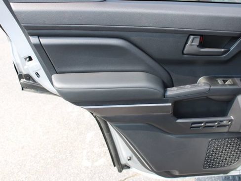 Used 2025 Toyota 4Runner SR5 AWD/4WD image 20