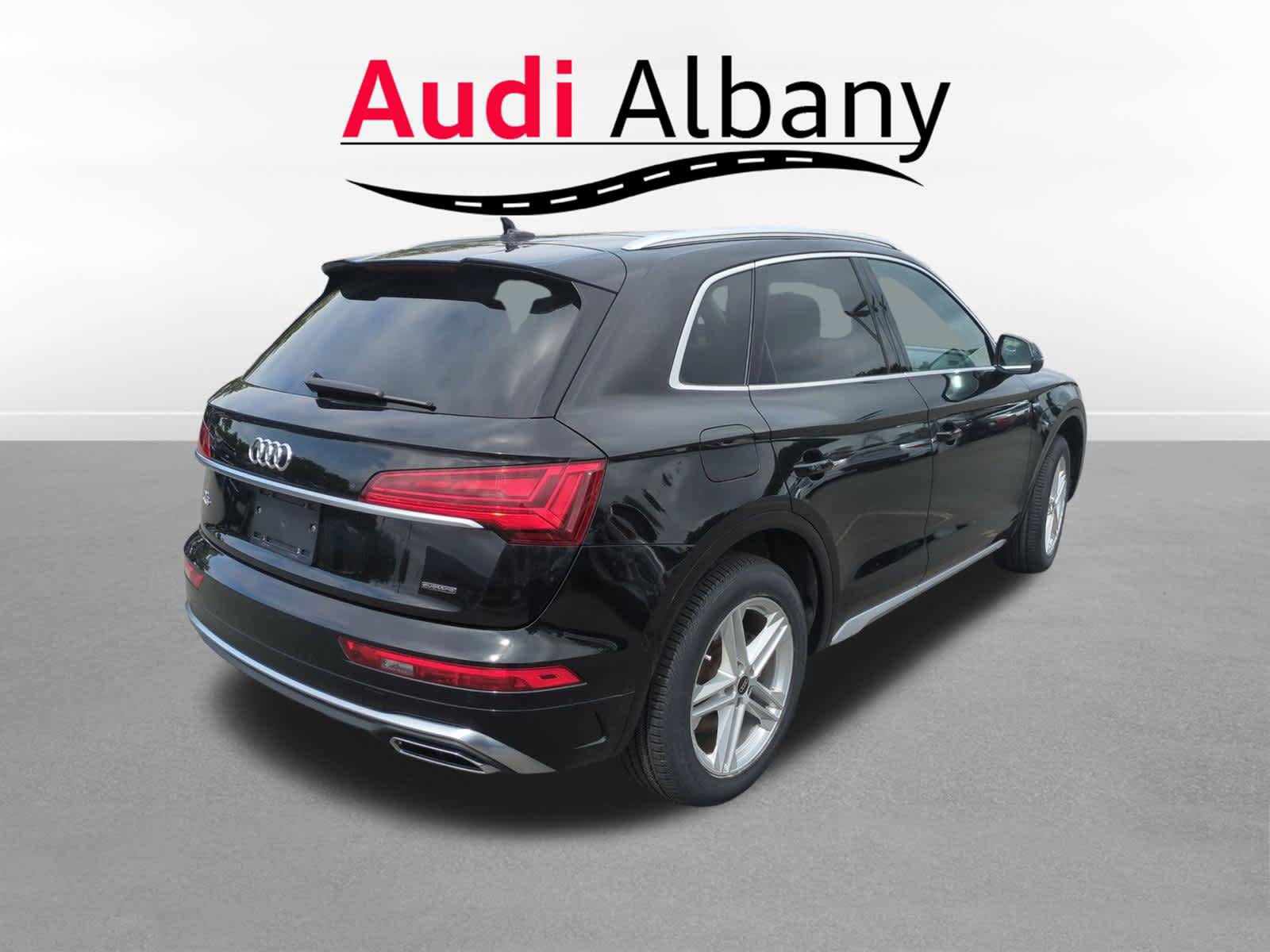 Certified 2025 Audi Q8 Premium Plus AWD/4WD image 5