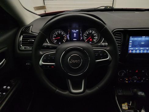 Used 2021 Jeep Compass Latitude FWD image 22