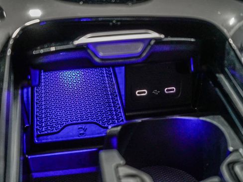 Used 2025 Mercedes-Benz C 300 Sedan image 23