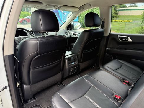 Used 2018 Nissan Pathfinder SL w/ Midnight Edition Package FWD image 25