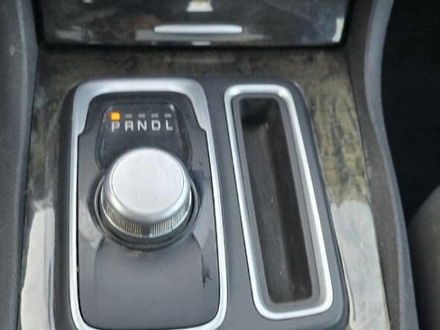 Used 2017 Chrysler 300 C image 25