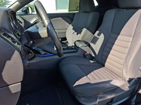 Used 2010 Dodge Challenger R/T RWD image 12